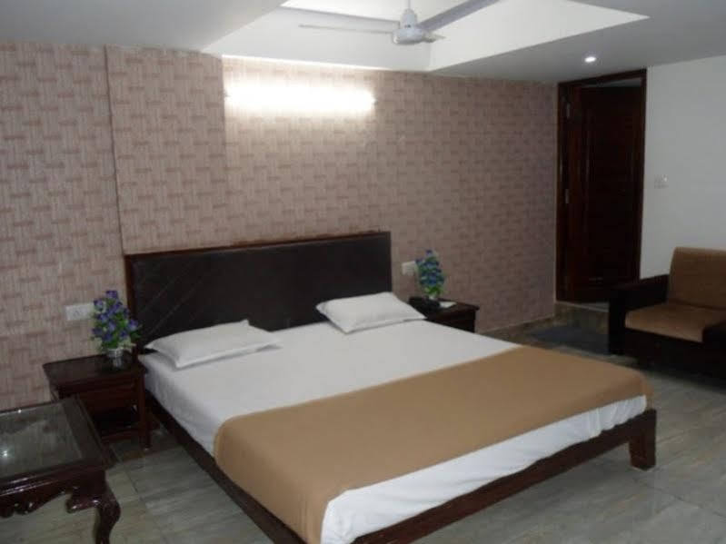 Hotel Seven Ahmedabad Luaran gambar